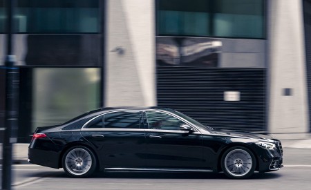 2022 Mercedes-Benz S 580 e L Plug-In Hybrid (UK-Spec) Side Wallpapers 450x275 (18)