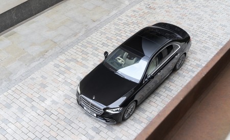 2022 Mercedes-Benz S 580 e L Plug-In Hybrid (UK-Spec) Top Wallpapers 450x275 (30)