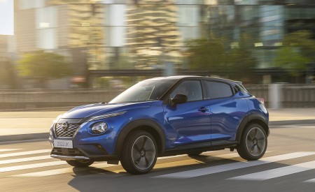 2022 Nissan JUKE Hybrid Front Three-Quarter Wallpapers  450x275 (15)