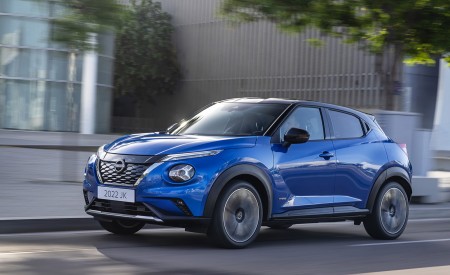 2022 Nissan JUKE Hybrid Front Three-Quarter Wallpapers 450x275 (2)