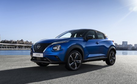 2022 Nissan JUKE Hybrid Front Three-Quarter Wallpapers 450x275 (79)