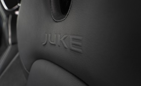 2022 Nissan JUKE Hybrid Interior Detail Wallpapers 450x275 (66)