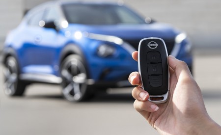 2022 Nissan JUKE Hybrid Key Fob Wallpapers 450x275 (27)