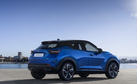 2022 Nissan JUKE Hybrid Rear Three-Quarter Wallpapers 450x275 (81)