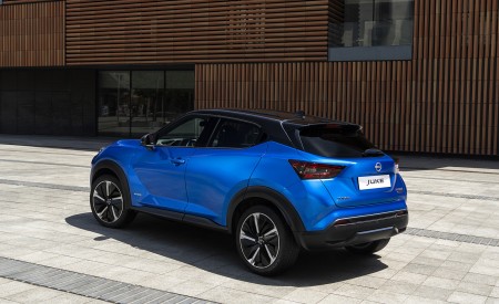 2022 Nissan JUKE Hybrid Rear Three-Quarter Wallpapers 450x275 (24)