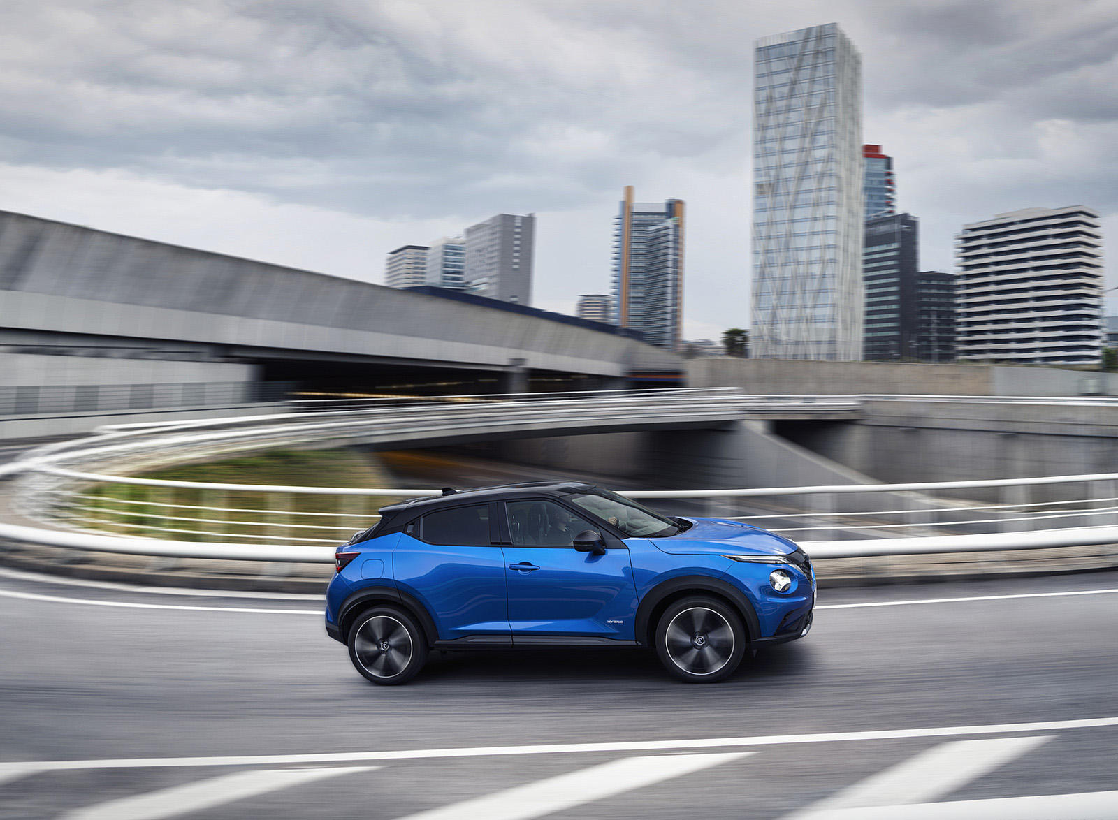 2022 Nissan JUKE Hybrid Side Wallpapers (5)