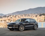 2022 Porsche Cayenne Platinum Edition (Color: Jet Black Metallic) Front Three-Quarter Wallpapers 150x120 (11)