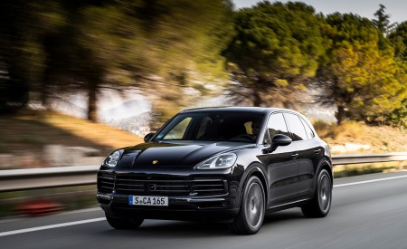 2022 Porsche Cayenne Platinum Edition (Color: Jet Black Metallic) Front Wallpapers 450x275 (5)