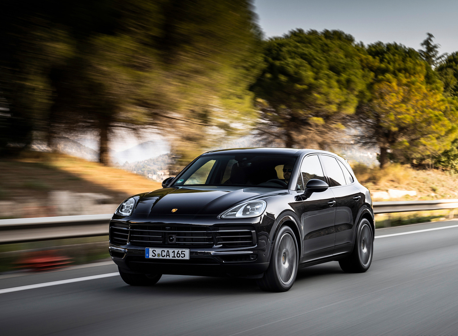 2022 Porsche Cayenne Platinum Edition (Color: Jet Black Metallic) Front Wallpapers (5)