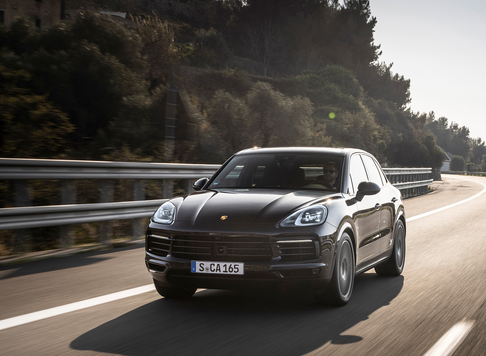 2022 Porsche Cayenne Platinum Edition (Color: Jet Black Metallic) Front Wallpapers (6)