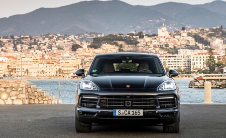 2022 Porsche Cayenne Platinum Edition (Color: Jet Black Metallic) Front Wallpapers 450x275 (13)