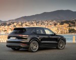 2022 Porsche Cayenne Platinum Edition (Color: Jet Black Metallic) Rear Three-Quarter Wallpapers 150x120 (15)