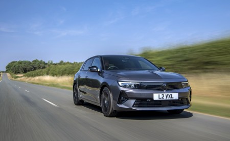 2022 Vauxhall Astra GS Line Front Three-Quarter Wallpapers 450x275 (3)