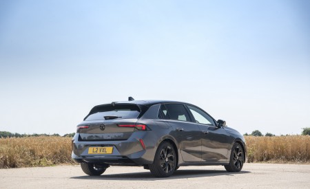 2022 Vauxhall Astra GS Line Rear Three-Quarter Wallpapers 450x275 (43)