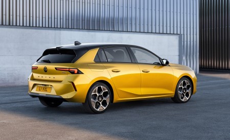 2022 Vauxhall Astra Rear Three-Quarter Wallpapers 450x275 (8)