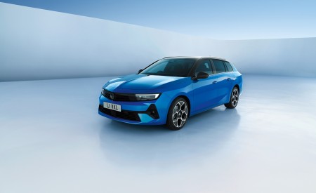2022 Vauxhall Astra Sports Tourer Front Three-Quarter Wallpapers 450x275 (15)