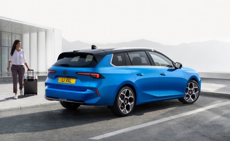 2022 Vauxhall Astra Sports Tourer Rear Three-Quarter Wallpapers 450x275 (13)