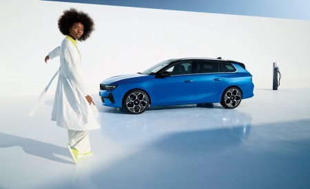 2022 Vauxhall Astra Sports Tourer Side Wallpapers 450x275 (17)