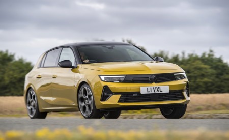 2022 Vauxhall Astra Ultimate Front Three-Quarter Wallpapers 450x275 (44)