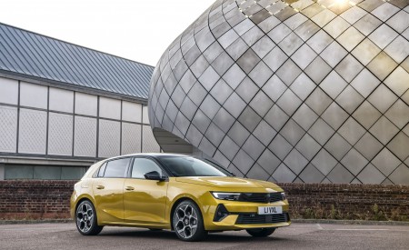 2022 Vauxhall Astra Ultimate Front Three-Quarter Wallpapers 450x275 (17)