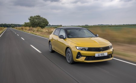 2022 Vauxhall Astra Ultimate Front Three-Quarter Wallpapers 450x275 (3)