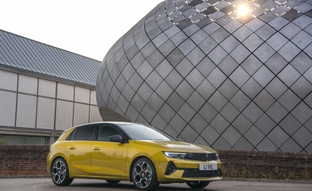 2022 Vauxhall Astra Ultimate Front Three-Quarter Wallpapers 450x275 (18)