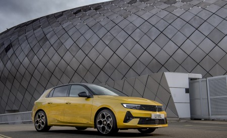 2022 Vauxhall Astra Ultimate Front Three-Quarter Wallpapers 450x275 (20)