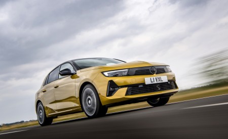 2022 Vauxhall Astra Ultimate Front Three-Quarter Wallpapers 450x275 (7)