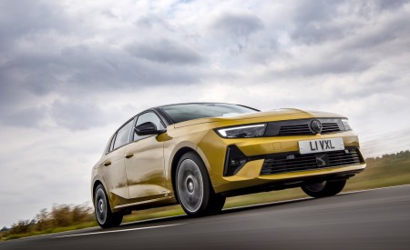 2022 Vauxhall Astra Ultimate Front Three-Quarter Wallpapers 450x275 (8)