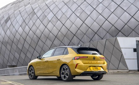 2022 Vauxhall Astra Ultimate Rear Three-Quarter Wallpapers  450x275 (26)