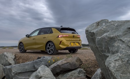 2022 Vauxhall Astra Ultimate Rear Three-Quarter Wallpapers 450x275 (29)