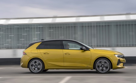 2022 Vauxhall Astra Ultimate Side Wallpapers 450x275 (54)