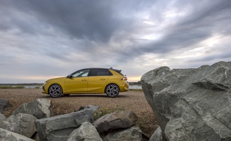 2022 Vauxhall Astra Ultimate Side Wallpapers 450x275 (33)