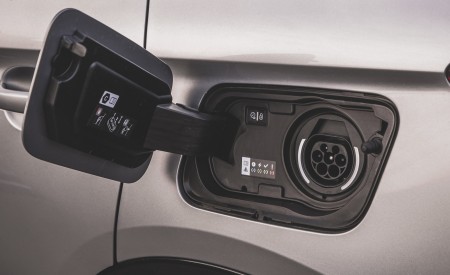 2022 Vauxhall Grandland GS Line Charging Connector Wallpapers 450x275 (40)