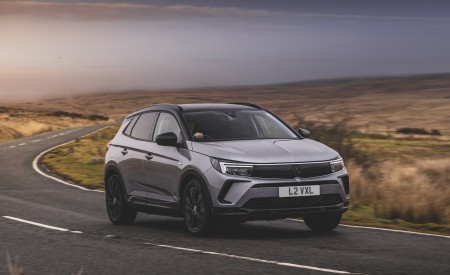 2022 Vauxhall Grandland GS Line Front Three-Quarter Wallpapers 450x275 (8)