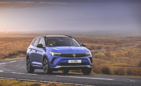 2022 Vauxhall Grandland Ultimate Front Three-Quarter Wallpapers 450x275 (14)
