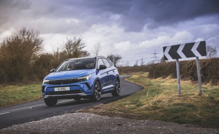 2022 Vauxhall Grandland Ultimate Front Three-Quarter Wallpapers 450x275 (31)