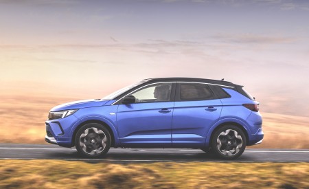 2022 Vauxhall Grandland Ultimate Side Wallpapers 450x275 (10)