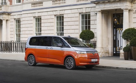 2022 Volkswagen Multivan UK version Front Three-Quarter Wallpapers 450x275 (16)