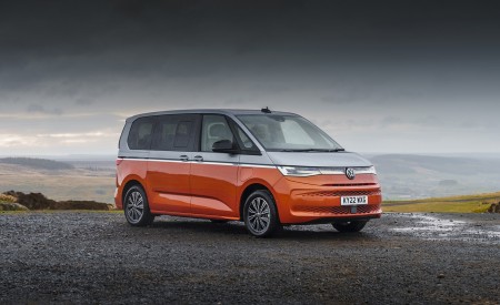 2022 Volkswagen Multivan UK version Front Three-Quarter Wallpapers 450x275 (2)