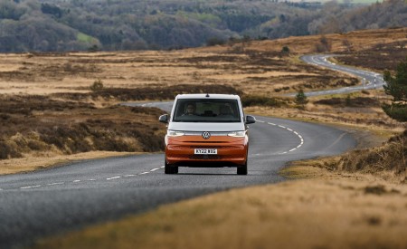 2022 Volkswagen Multivan UK version Front Wallpapers 450x275 (12)