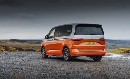 2022 Volkswagen Multivan UK version Rear Three-Quarter Wallpapers 450x275 (5)