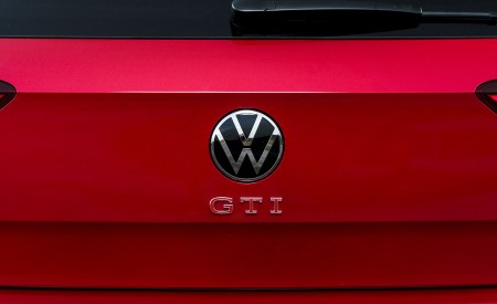 2022 Volkswagen Polo GTI (UK-Spec) Badge Wallpapers 450x275 (17)