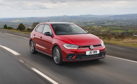 2022 Volkswagen Polo GTI (UK-Spec) Front Three-Quarter Wallpapers 450x275 (3)