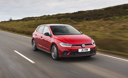 2022 Volkswagen Polo GTI (UK-Spec) Front Three-Quarter Wallpapers 450x275 (5)