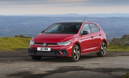 2022 Volkswagen Polo GTI (UK-Spec) Front Three-Quarter Wallpapers 450x275 (10)