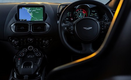2023 Aston Martin V12 Vantage Central Console Wallpapers 450x275 (28)