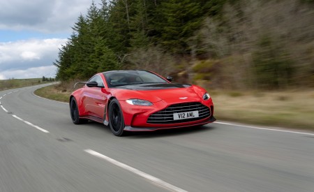 2023 Aston Martin V12 Vantage Front Three-Quarter Wallpapers 450x275 (2)