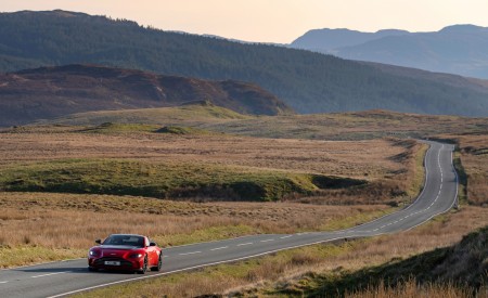 2023 Aston Martin V12 Vantage Front Wallpapers 450x275 (8)
