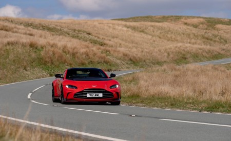 2023 Aston Martin V12 Vantage Front Wallpapers  450x275 (9)